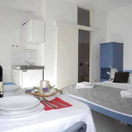 Apartament In With Sea View, Balcony, Air Conditioning, Wifi 5132-3 *